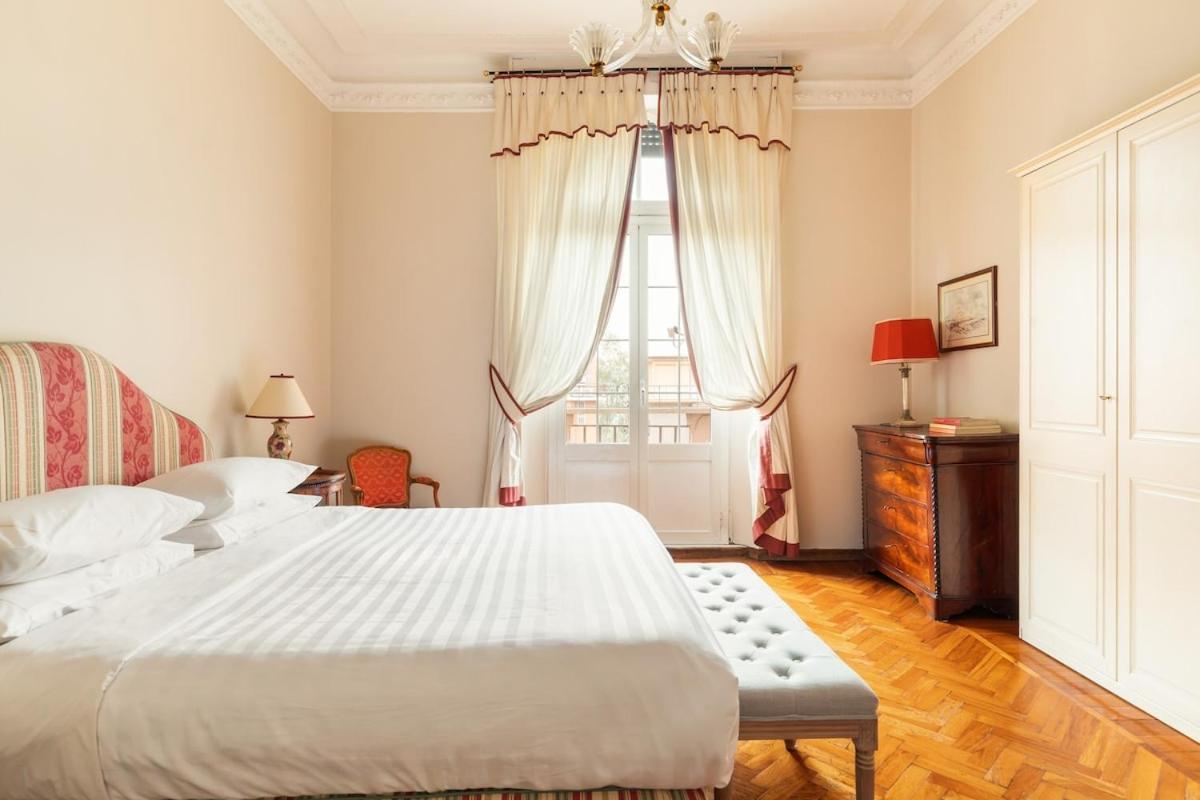Casa Augusta, A Burghesius Apartment