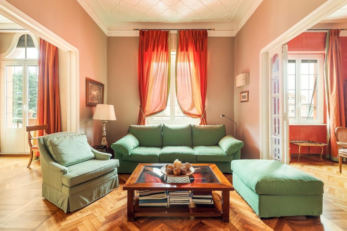 Casa Augusta, A Burghesius Apartment